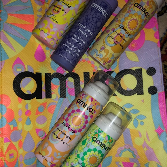 AMIKA Travel Size Set & Tote - Picture 2 of 2